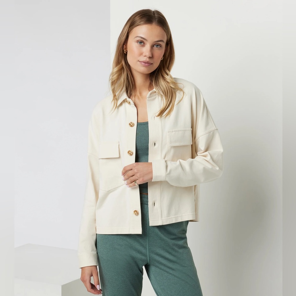 NWT Vuori Mackenzie Cropped Shirt Jacket (Natural) - S